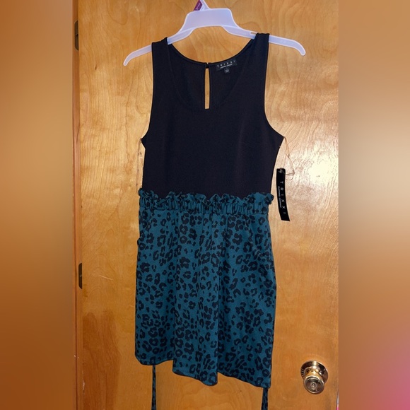 Paper bag style dress - Picture 2 of 7